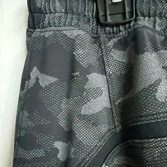 Lululemon Surge Camo Short 8” Lined Variegated Mesh Black Grey Size Large - Picture 5 of 5